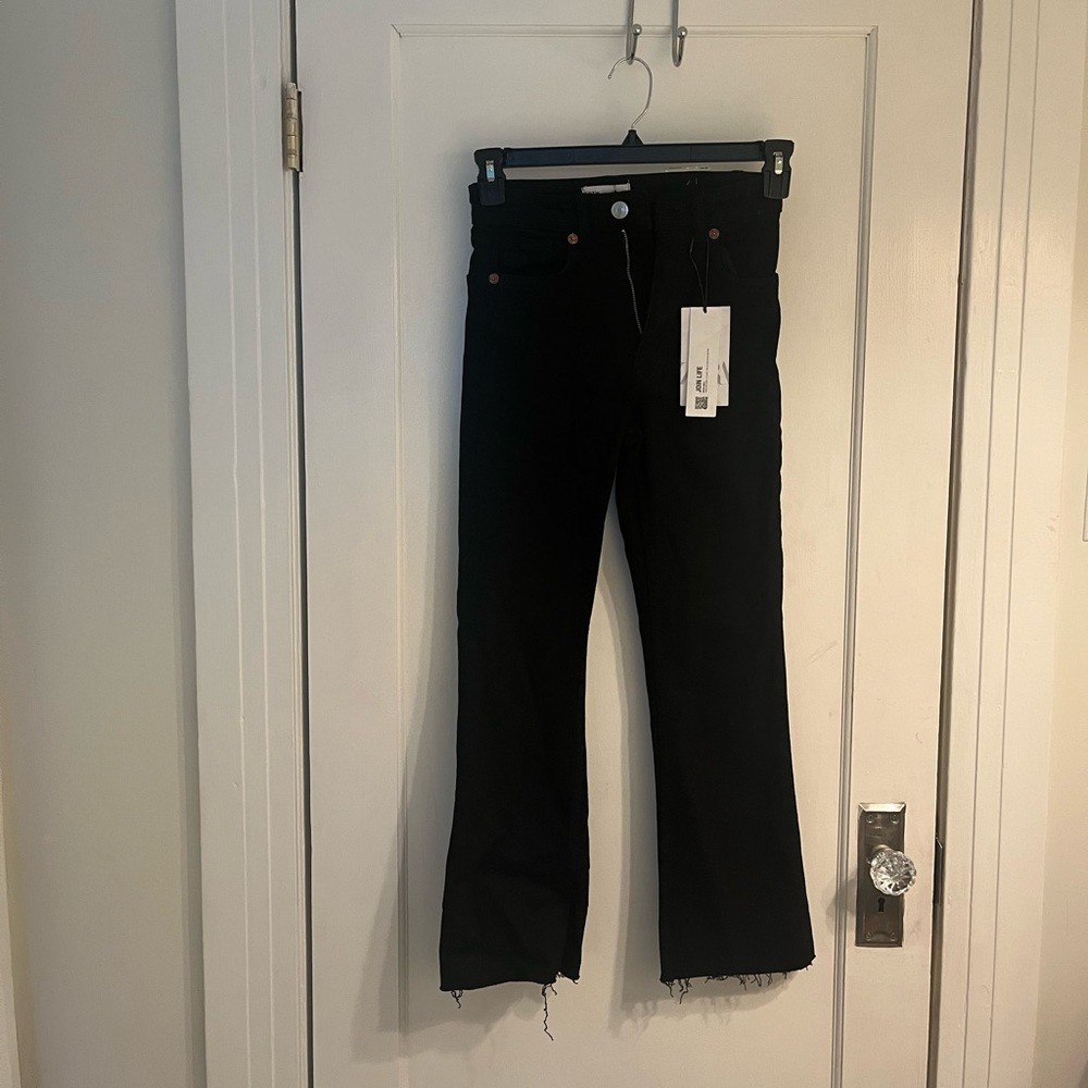 Black cropped jeans